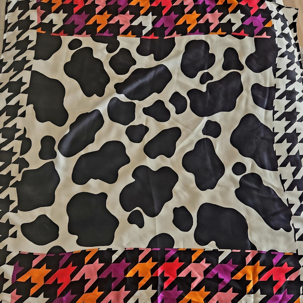 Moschino Scarf